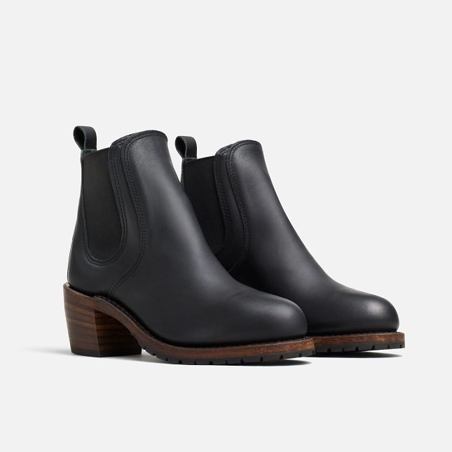 Red Wing Heeled Boot in Black Boundary Leather | MED083762